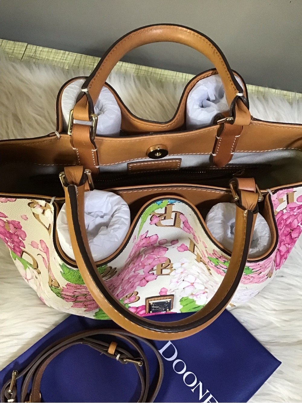 Dooney hydrangea monogram floral satchel Brenna - Picture 15 of 15
